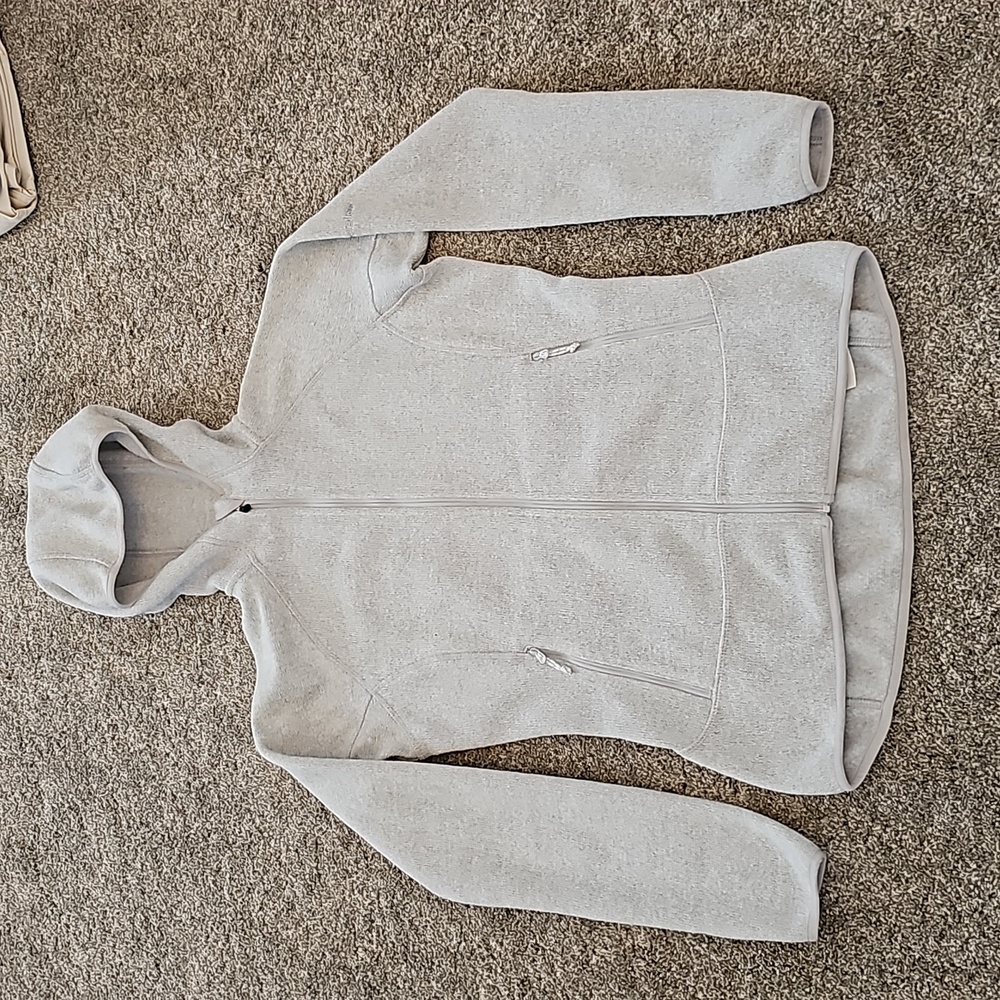 Berghaus ladies layering jacket. Size M. Light grey. New condition.